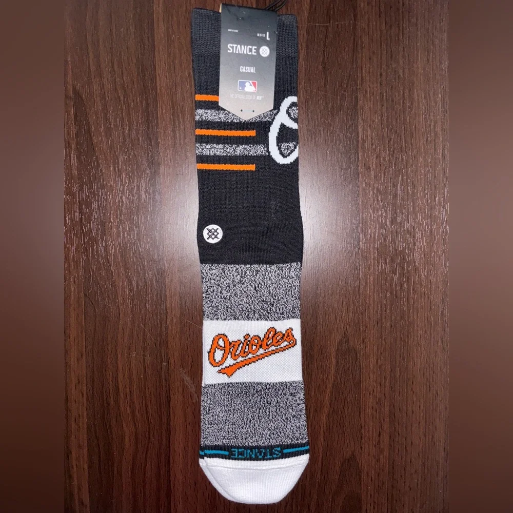 BALTIMORE ORIOLES STANCE NOVELTY CREW SOCKS NWT MEN’S SHOE SIZE 9-13